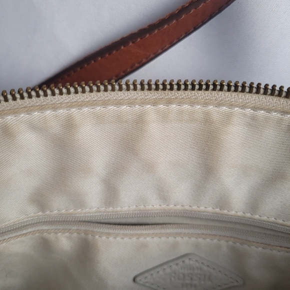 Fossil Kinsley Ivory Brown Leather Crossbody Bag - Picture 13 of 16